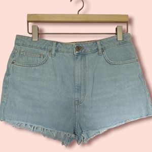 NWOT FOREVER 21 high waisted denim shorts